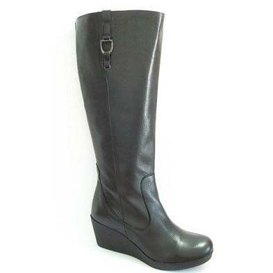 Botas de caña ancha con cuña | CALZADOS MILANO